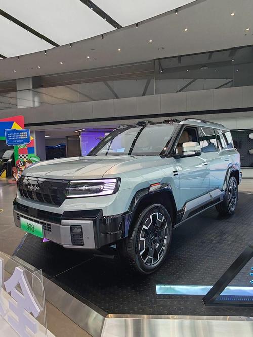 成都7比亚迪方程豹硬派越野的爆款，英菲尼迪35周年与你共成长